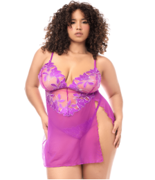 Babydoll grande taille en résille brodée florale et string 